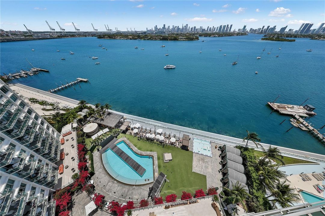 待售: $515,000 (1 贝兹, 1 浴室, 694 平方英尺)