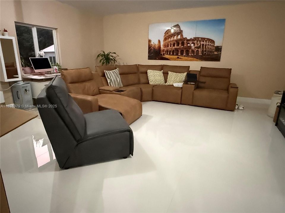 Active With Contract: $1,100,000 (4 beds, 3 baths, 0 Square Feet)