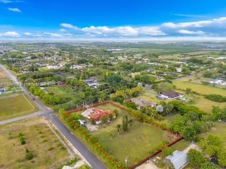 Active With Contract: $1,100,000 (4 beds, 3 baths, 0 Square Feet)