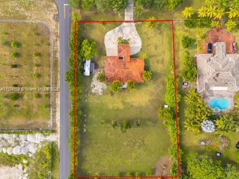 Active With Contract: $1,100,000 (4 beds, 3 baths, 0 Square Feet)