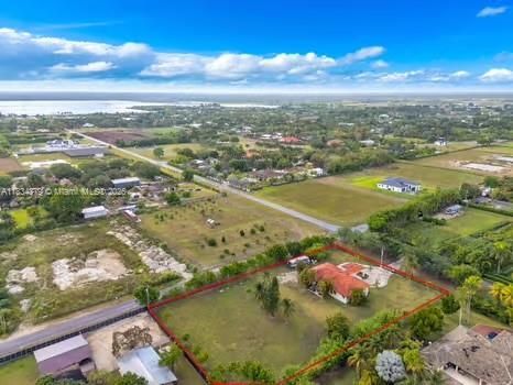 Active With Contract: $1,100,000 (4 beds, 3 baths, 0 Square Feet)