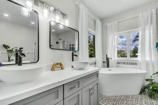 Active With Contract: $1,100,000 (4 beds, 3 baths, 0 Square Feet)