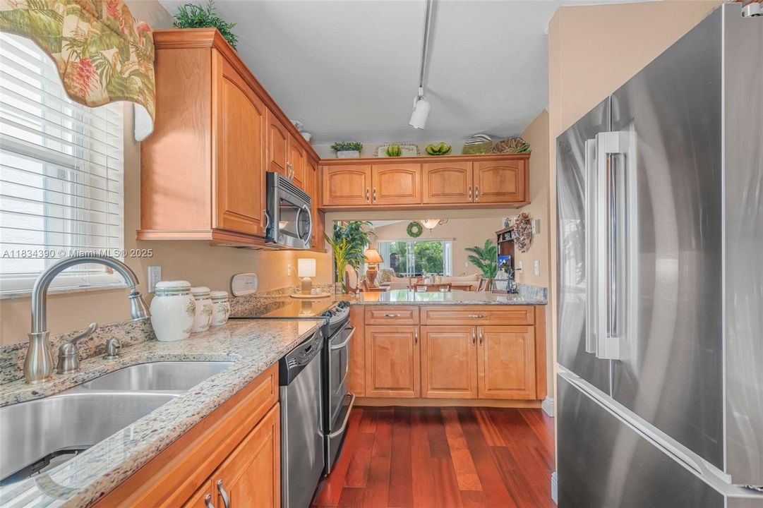 Vendido Recientemente: $450,000 (2 camas, 2 baños, 1368 Pies cuadrados)