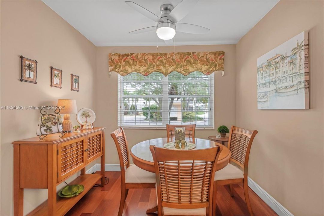 Vendido Recientemente: $450,000 (2 camas, 2 baños, 1368 Pies cuadrados)