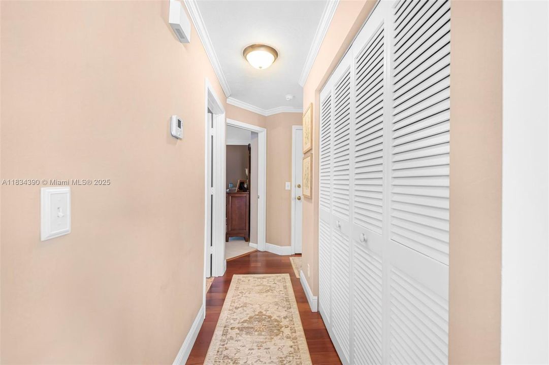 Vendido Recientemente: $450,000 (2 camas, 2 baños, 1368 Pies cuadrados)