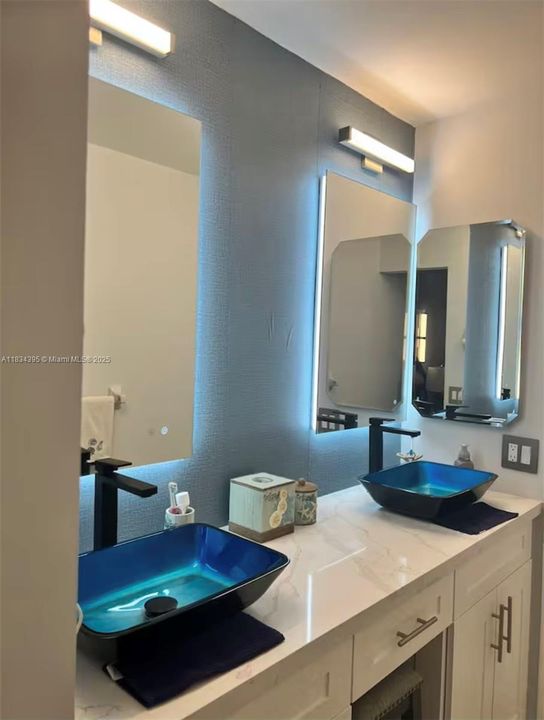 For Rent: $4,200 (2 beds, 2 baths, 1228 Square Feet)