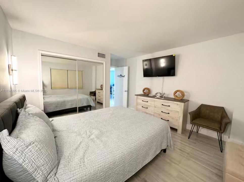 For Rent: $4,200 (2 beds, 2 baths, 1228 Square Feet)