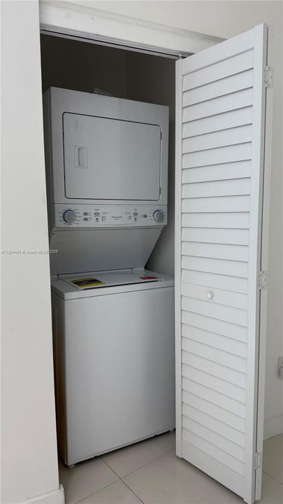 En Venta: $440,000 (2 camas, 2 baños, 1120 Pies cuadrados)