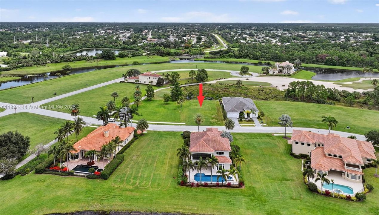 En Venta: $300,000 (0.20 acres)