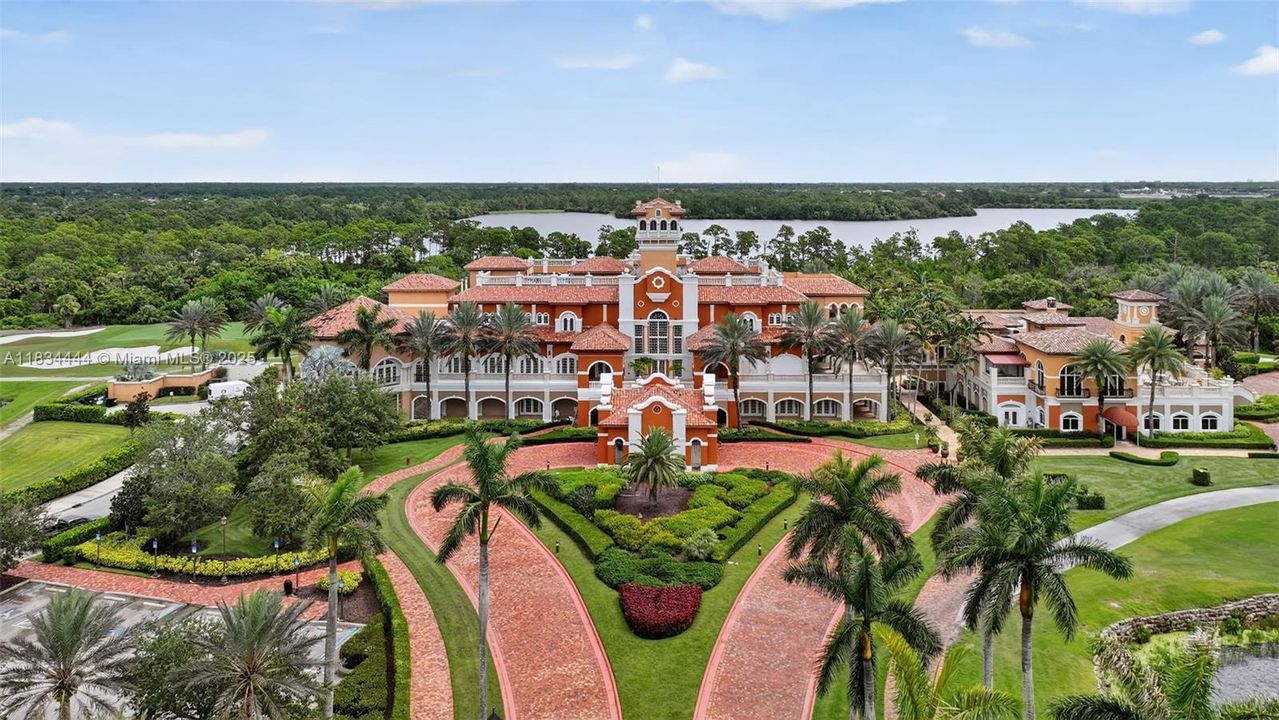 En Venta: $300,000 (0.20 acres)