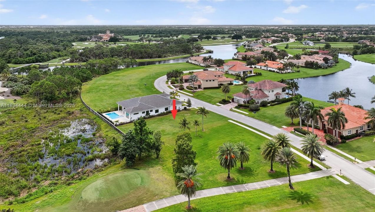 En Venta: $300,000 (0.20 acres)