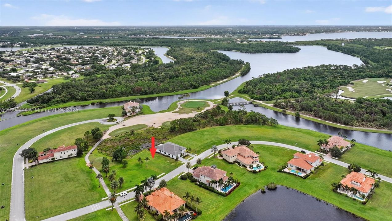 En Venta: $300,000 (0.20 acres)