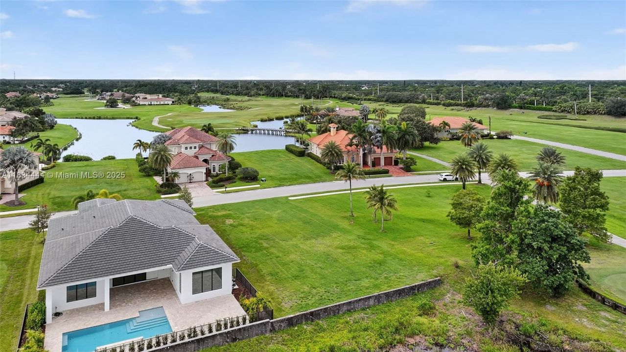 En Venta: $300,000 (0.20 acres)