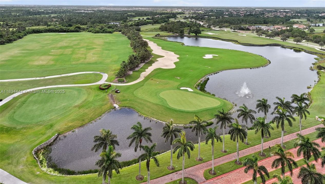 En Venta: $300,000 (0.20 acres)