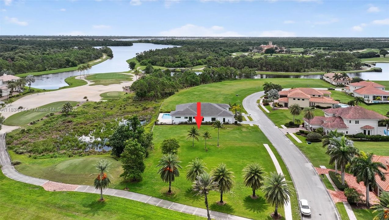 En Venta: $300,000 (0.20 acres)