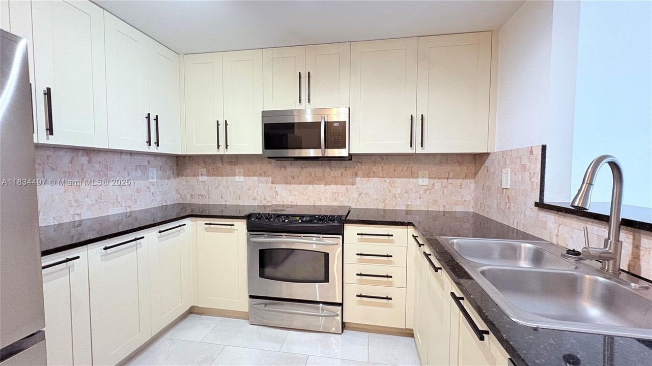 Vendido Recientemente: $425,000 (1 camas, 1 baños, 908 Pies cuadrados)