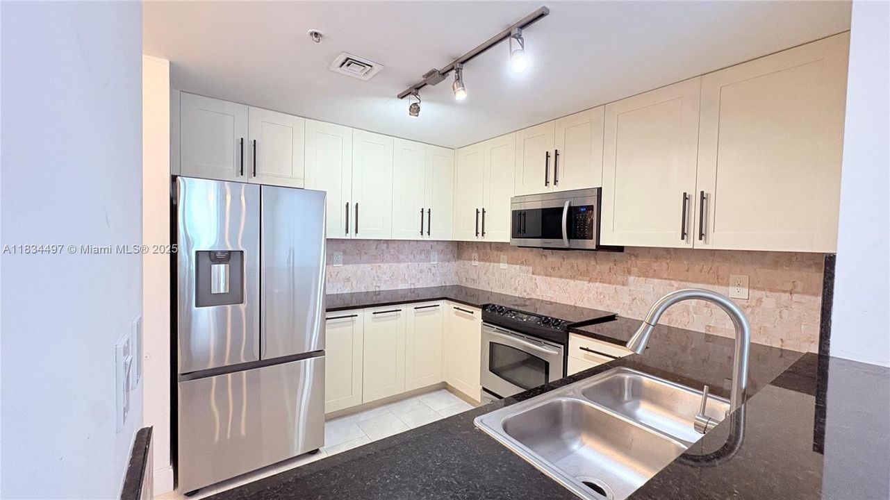 Vendido Recientemente: $425,000 (1 camas, 1 baños, 908 Pies cuadrados)