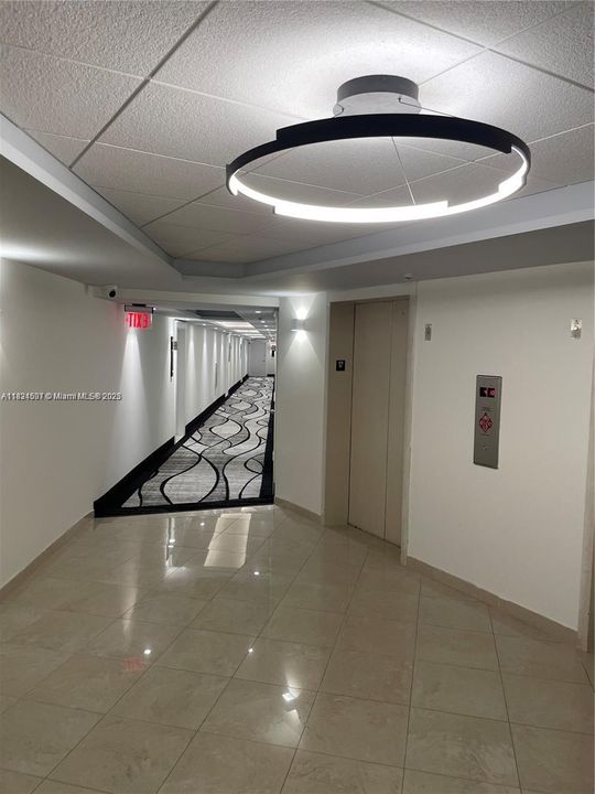 待售: $440,000 (1 贝兹, 1 浴室, 832 平方英尺)