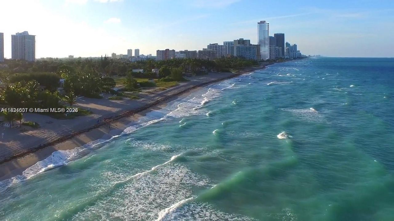 待售: $440,000 (1 贝兹, 1 浴室, 832 平方英尺)