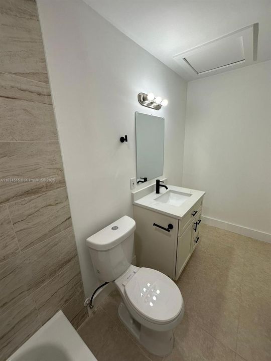 最近售出: $205,000 (3 贝兹, 2 浴室, 1128 平方英尺)