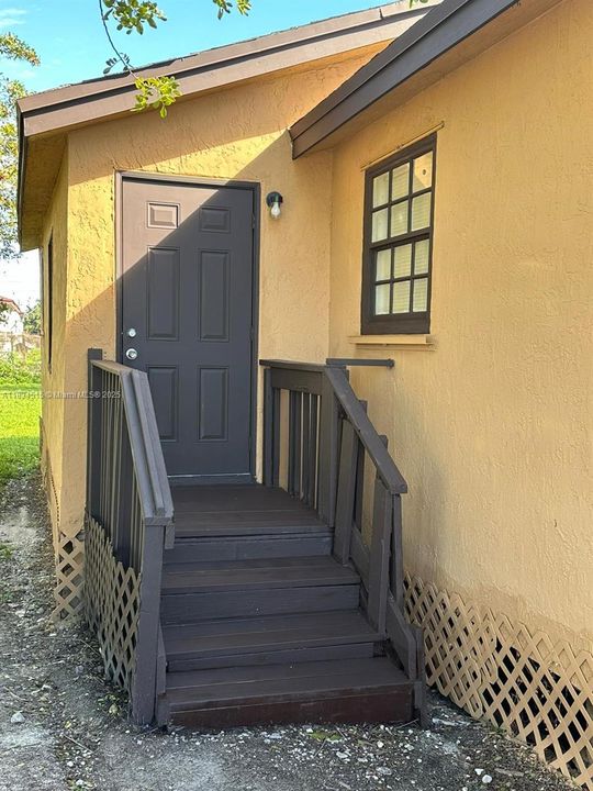 最近售出: $205,000 (3 贝兹, 2 浴室, 1128 平方英尺)