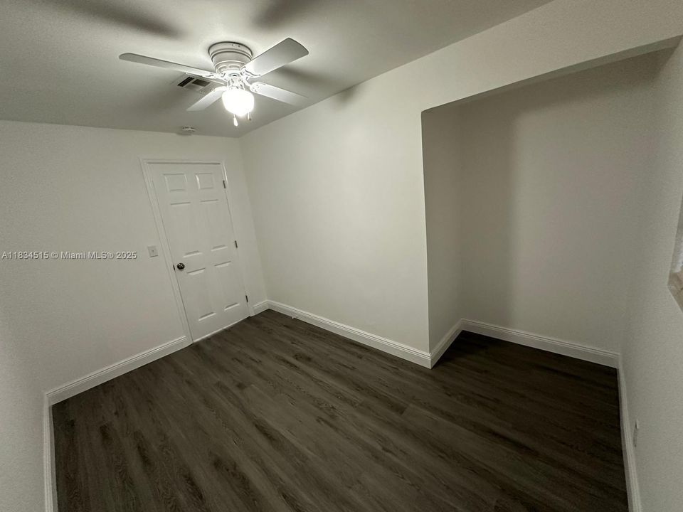 最近售出: $205,000 (3 贝兹, 2 浴室, 1128 平方英尺)