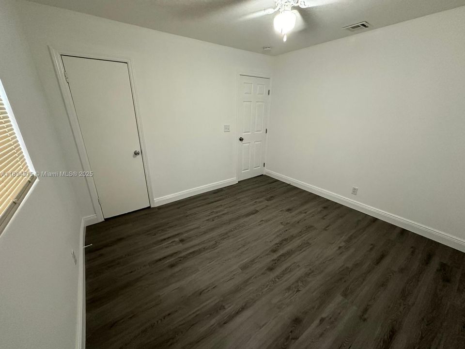 最近售出: $205,000 (3 贝兹, 2 浴室, 1128 平方英尺)