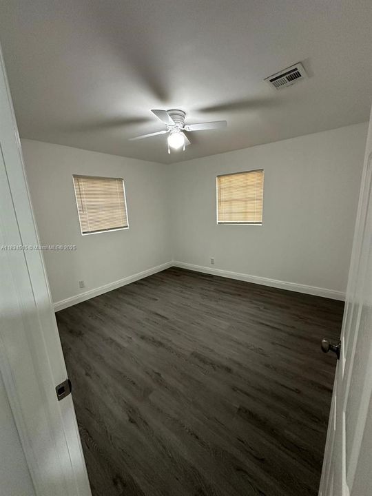 最近售出: $205,000 (3 贝兹, 2 浴室, 1128 平方英尺)