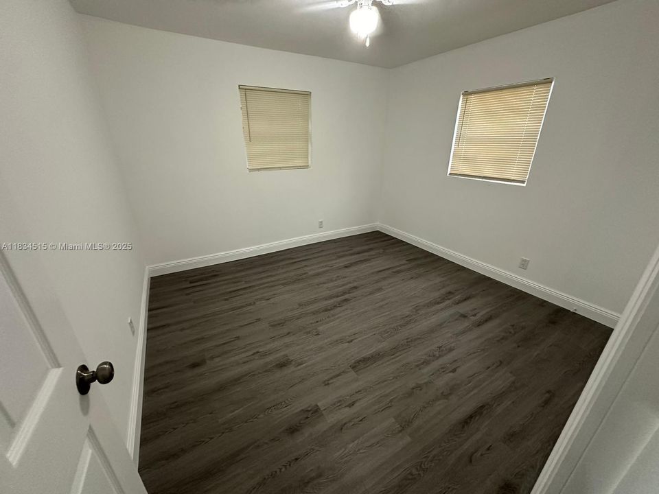 最近售出: $205,000 (3 贝兹, 2 浴室, 1128 平方英尺)