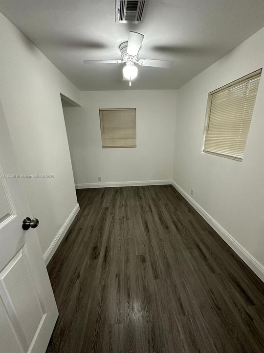 最近售出: $205,000 (3 贝兹, 2 浴室, 1128 平方英尺)