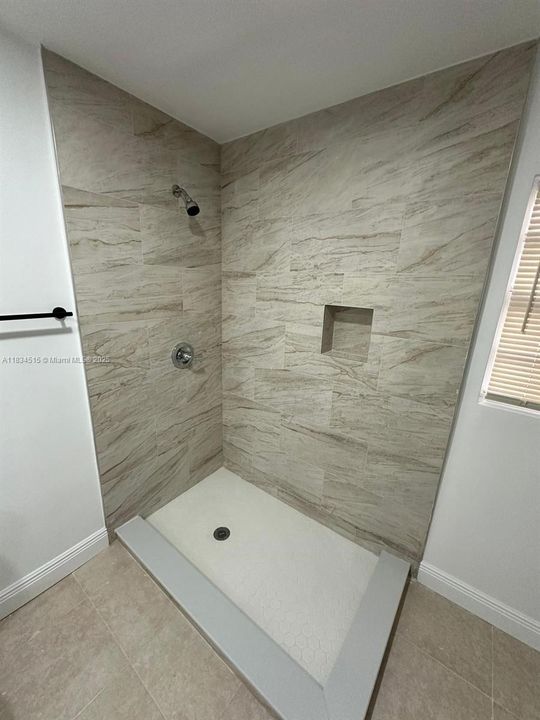 最近售出: $205,000 (3 贝兹, 2 浴室, 1128 平方英尺)