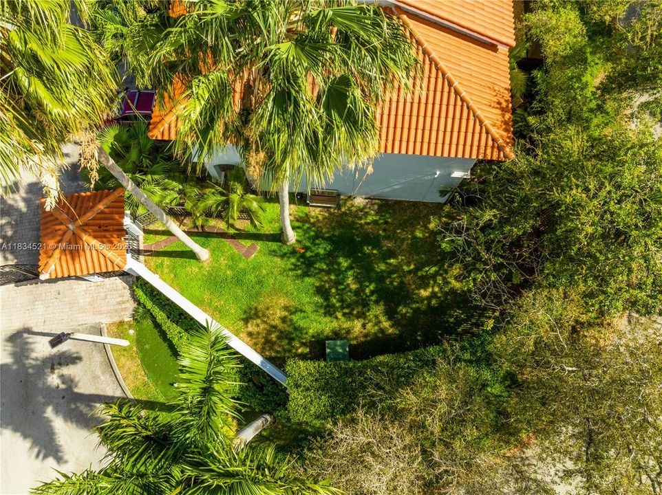 For Sale: $425,000 (2 beds, 1 baths, 1185 Square Feet)