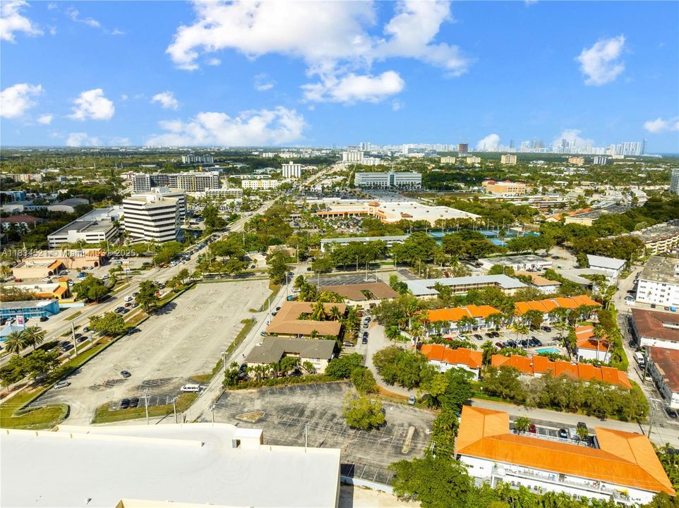 For Sale: $425,000 (2 beds, 1 baths, 1185 Square Feet)