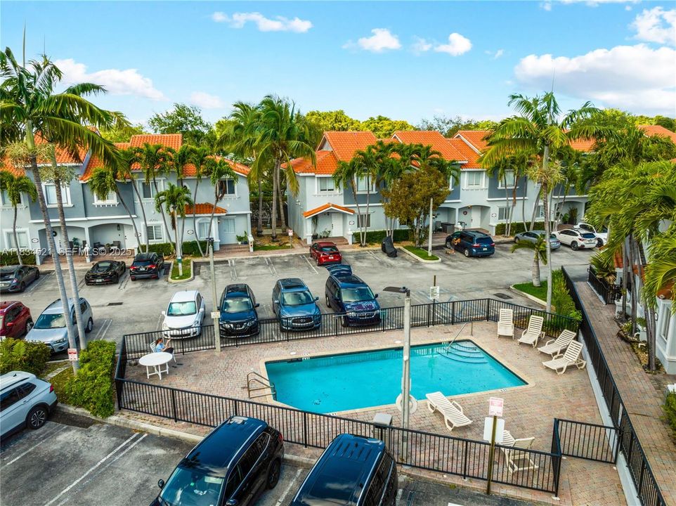 For Sale: $425,000 (2 beds, 1 baths, 1185 Square Feet)