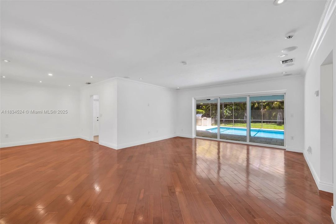 Недавно арендовано: $5,200 (3 спален, 2 ванн, 1440 Квадратных фут)