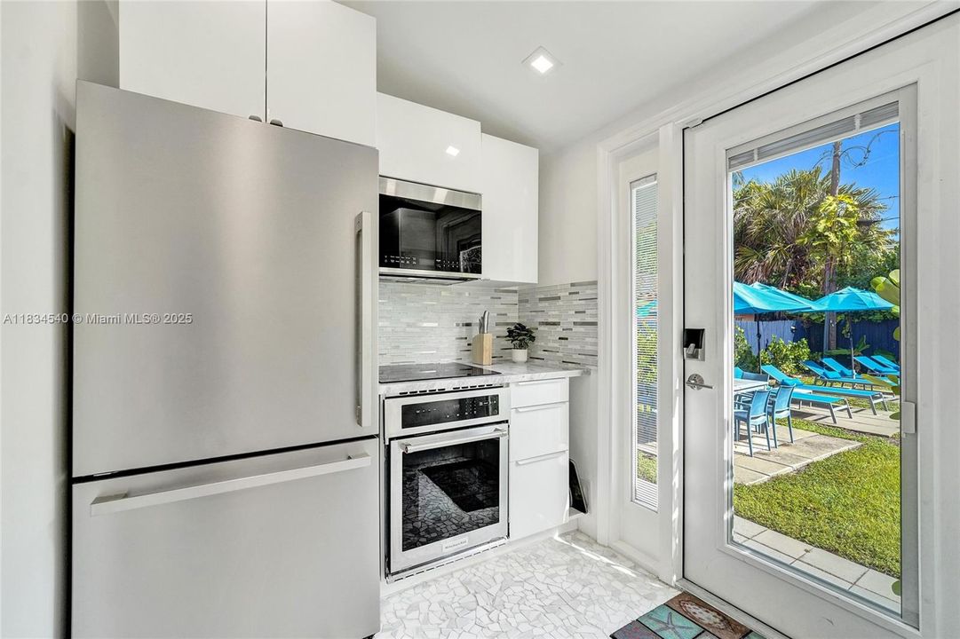 For Rent: $12,000 (4 beds, 2 baths, 1772 Square Feet)