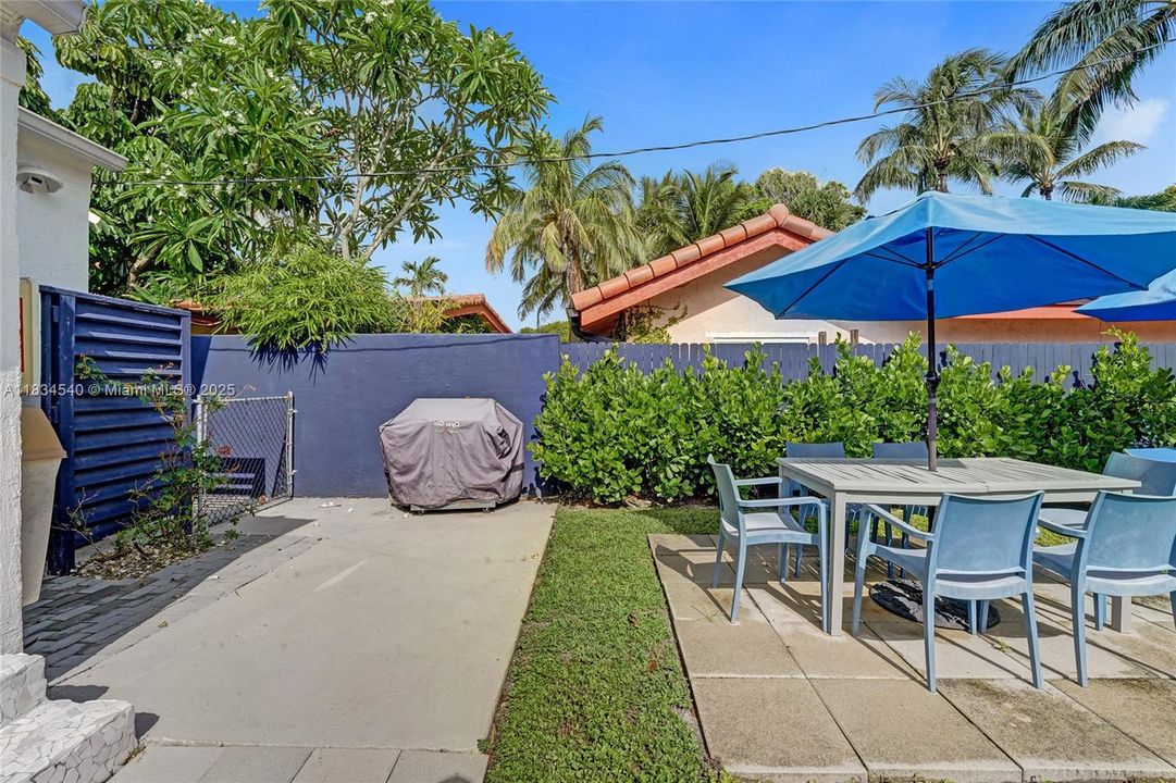 For Rent: $12,000 (4 beds, 2 baths, 1772 Square Feet)