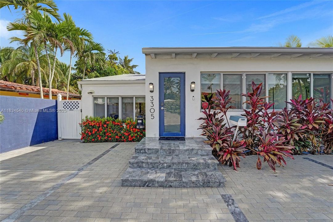 For Rent: $12,000 (4 beds, 2 baths, 1772 Square Feet)