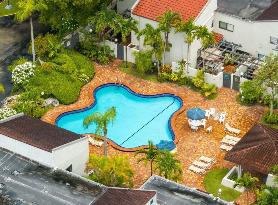 Recently Rented: $3,800 (3 beds, 2 baths, 1349 Square Feet)