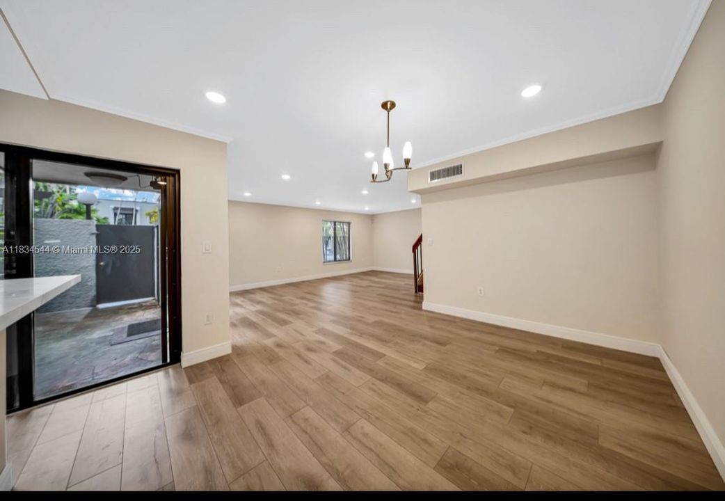 Recently Rented: $3,800 (3 beds, 2 baths, 1349 Square Feet)