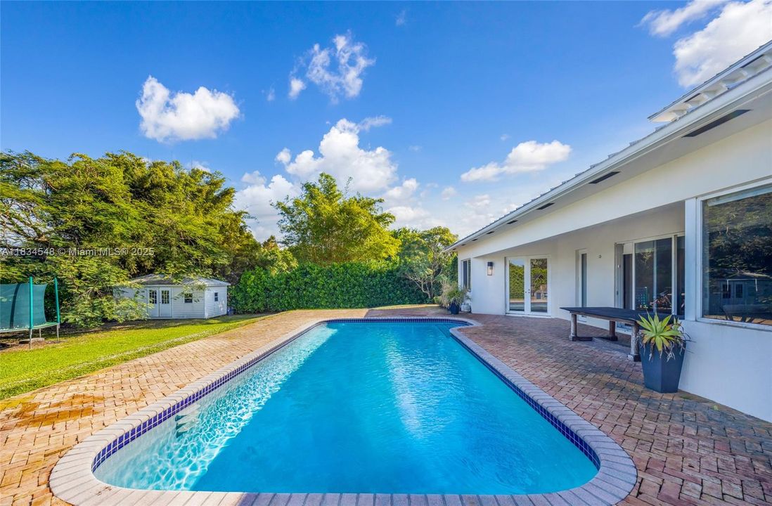 Active With Contract: $2,300,000 (8 beds, 8 baths, 5732 Square Feet)