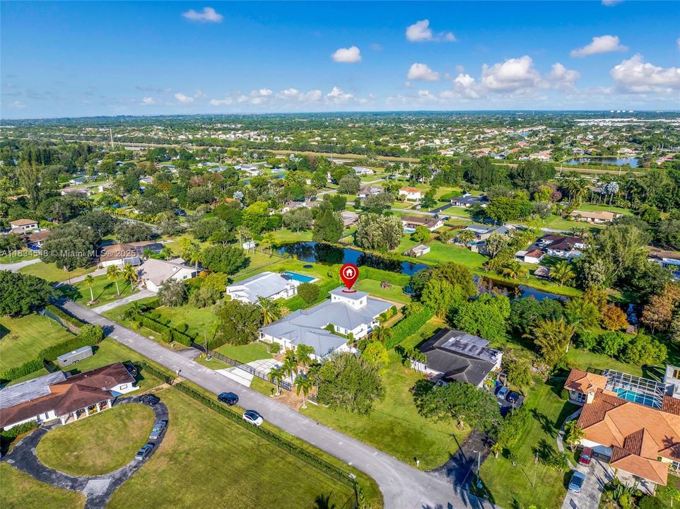 Active With Contract: $2,300,000 (8 beds, 8 baths, 5732 Square Feet)