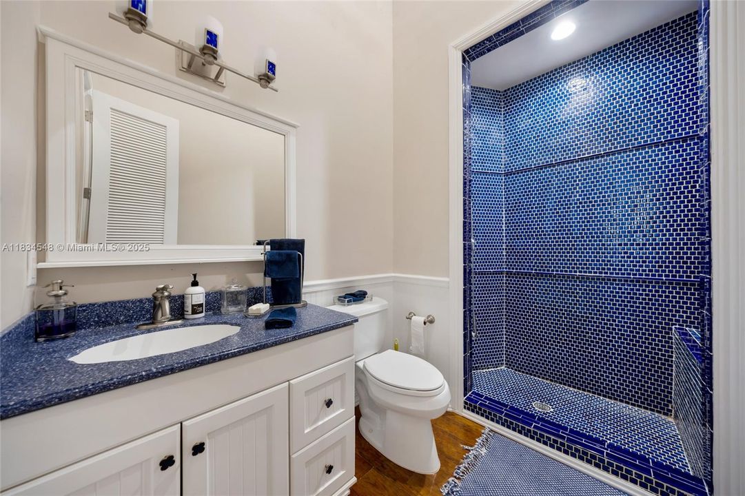 Active With Contract: $2,300,000 (8 beds, 8 baths, 5732 Square Feet)