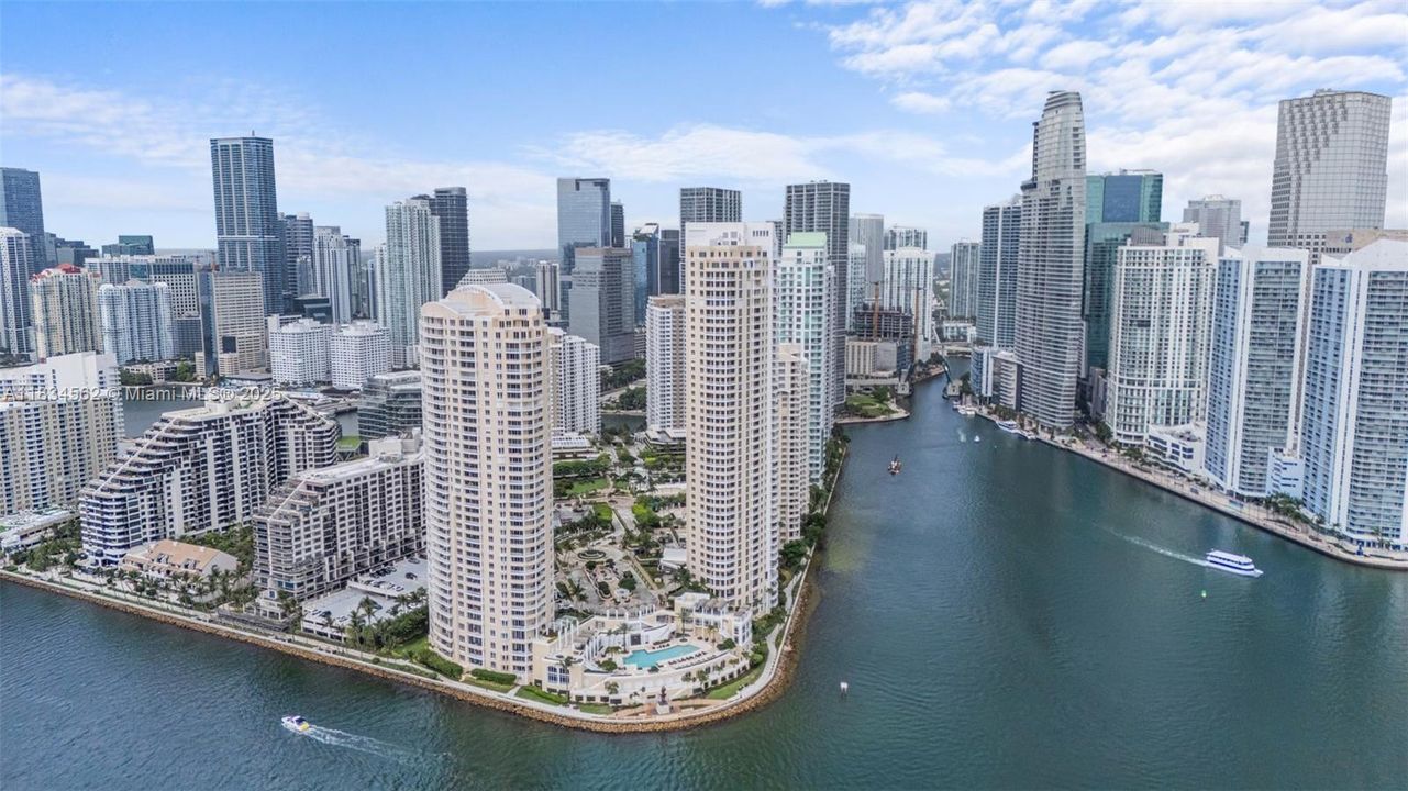 Recently Sold: $1,750,000 (2 beds, 2 baths, 1694 Square Feet)