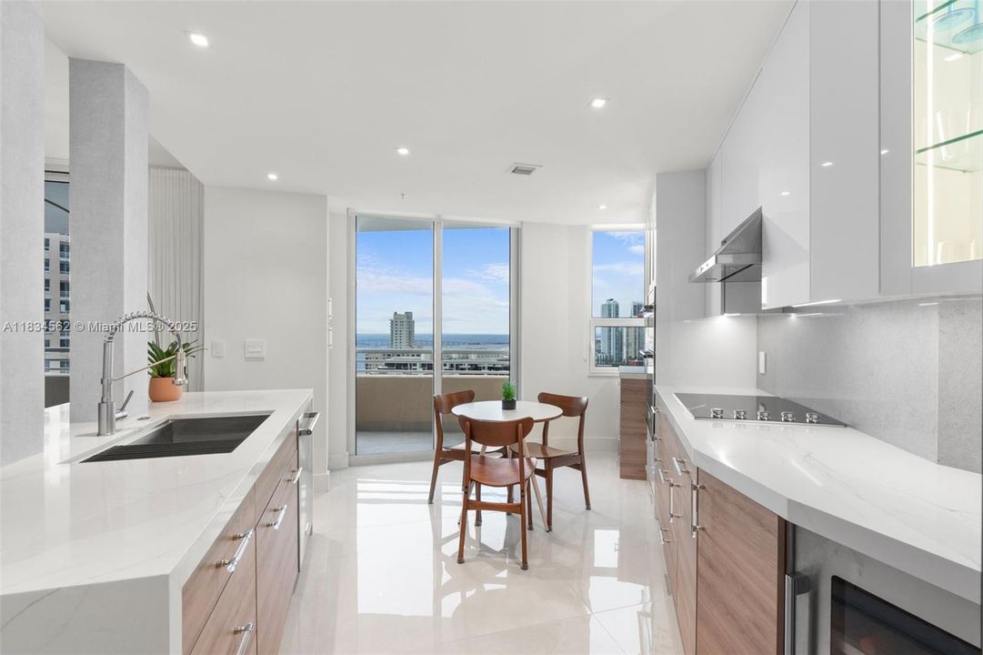 Recently Sold: $1,750,000 (2 beds, 2 baths, 1694 Square Feet)
