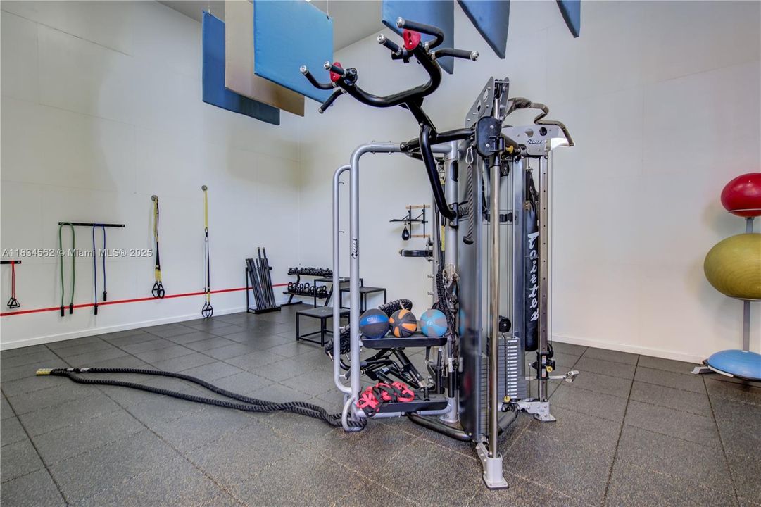 Recently Sold: $1,750,000 (2 beds, 2 baths, 1694 Square Feet)