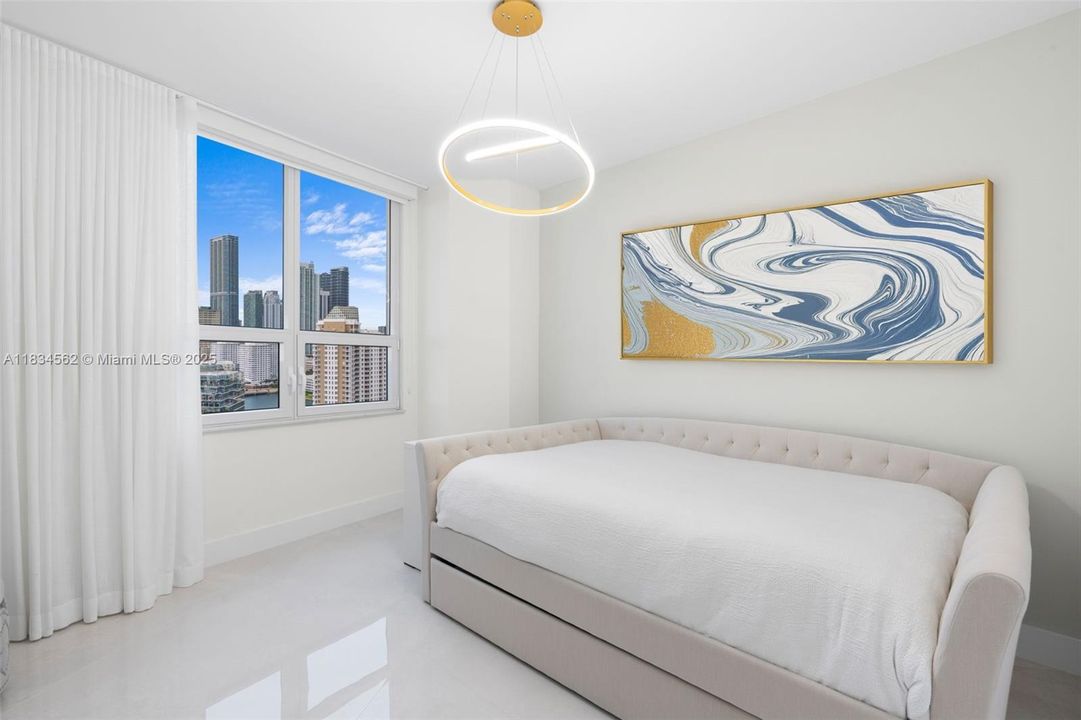 Recently Sold: $1,750,000 (2 beds, 2 baths, 1694 Square Feet)