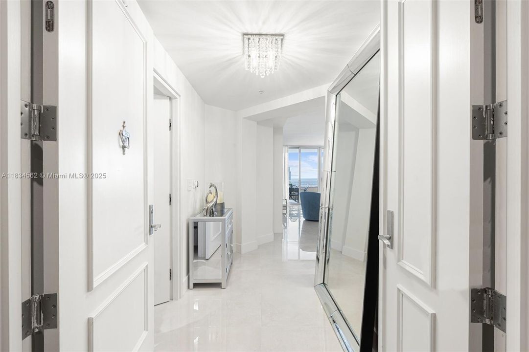 Recently Sold: $1,750,000 (2 beds, 2 baths, 1694 Square Feet)