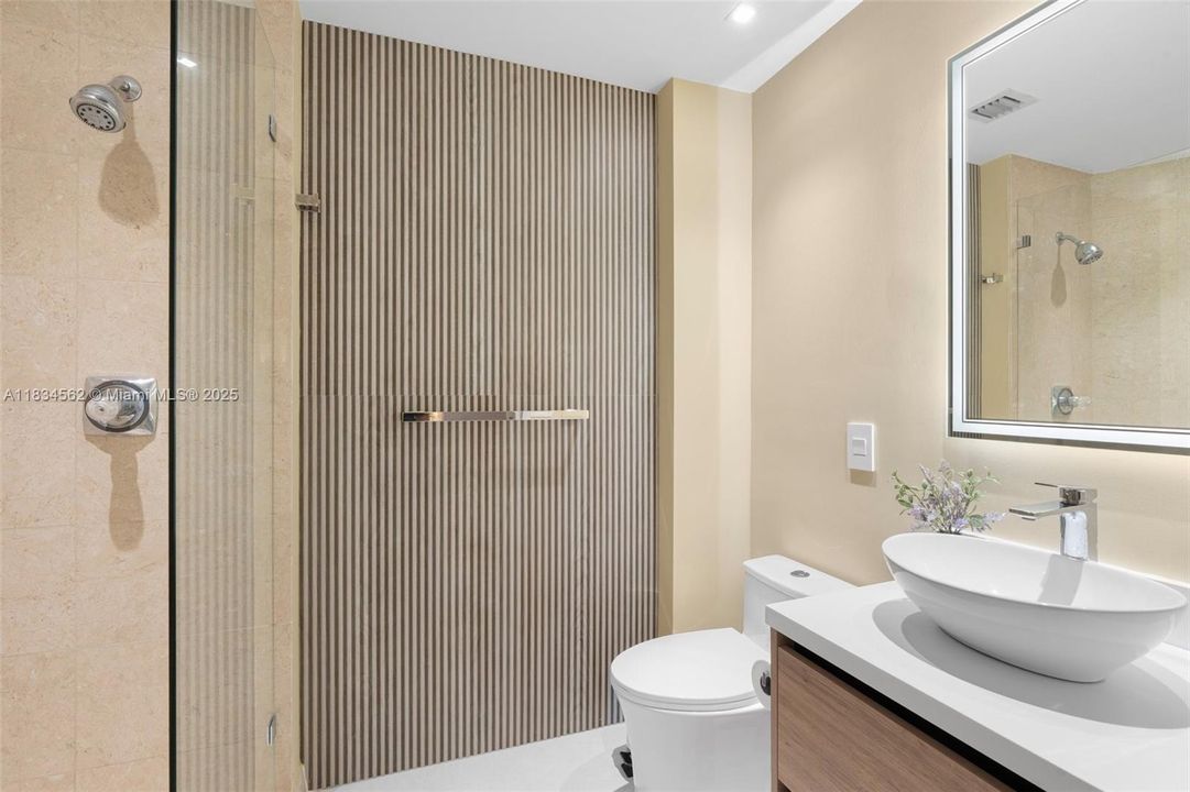 Recently Sold: $1,750,000 (2 beds, 2 baths, 1694 Square Feet)