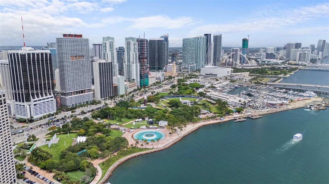 Recently Sold: $1,750,000 (2 beds, 2 baths, 1694 Square Feet)